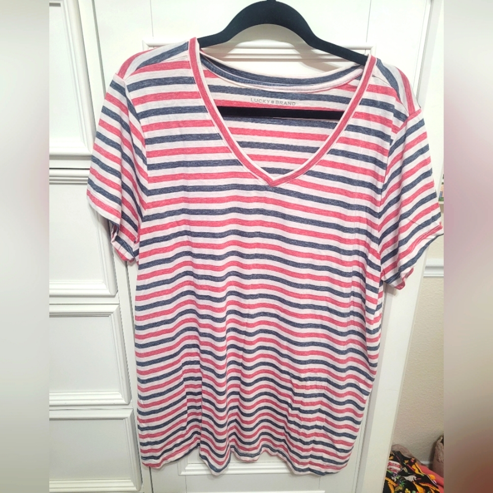 💥3/$24 Lucky Brand Red and Blue Striped V Neck Tee‎